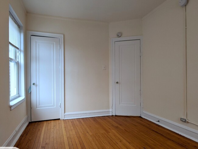 Building Photo - 2948 N Albany Ave