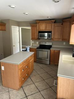 Building Photo - 423 Trenton Ln