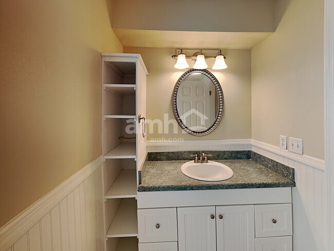 Building Photo - 10979 Mindanao Dr S