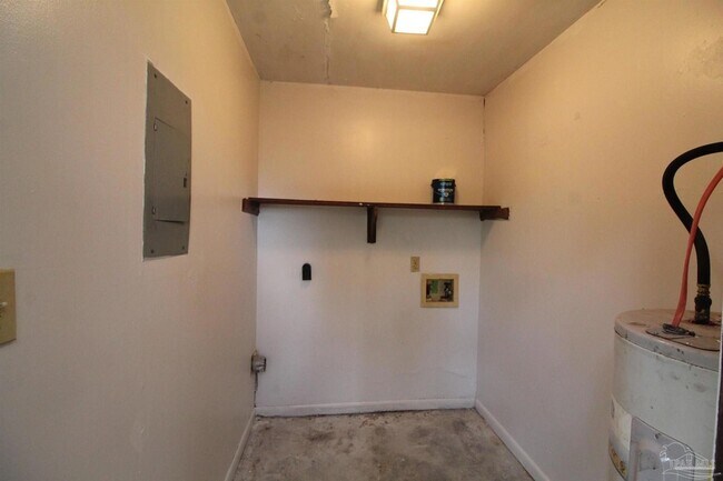 Building Photo - 1455 Acorn Ln