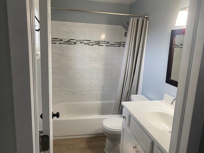 Building Photo - House in Morton, IL - 3 Bedroom/ 2.5 Baths
