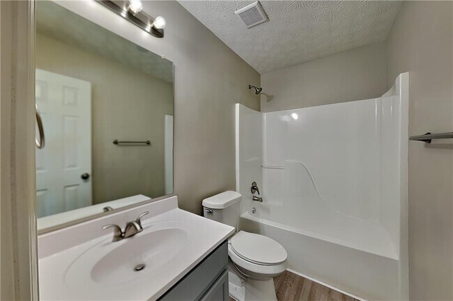 Building Photo - 360 Austin Dr