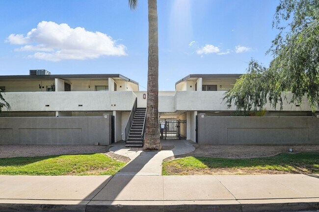 Building Photo - Heart of Phoenix Living – Modern 1BR with ...