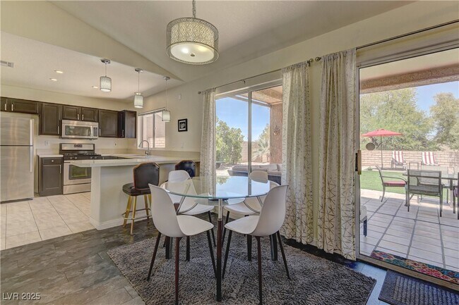 Building Photo - 8912 Signal Terrace Dr