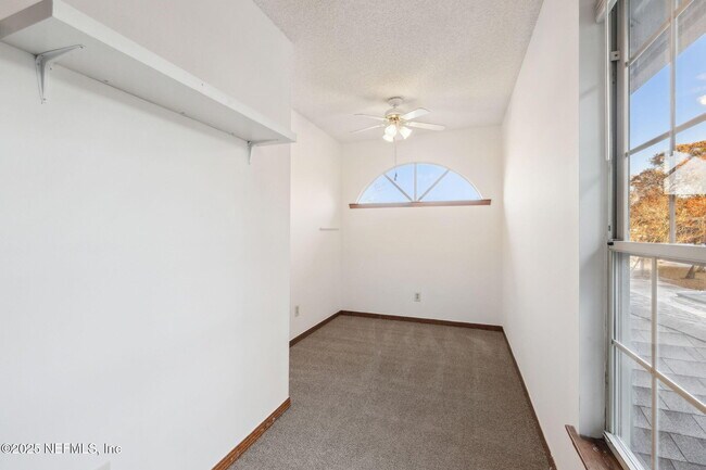 Building Photo - 1138 Fromage Cir W