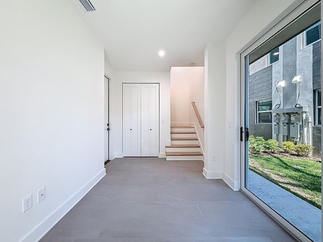 Building Photo - 336 14th St N