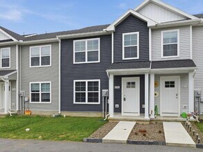Building Photo - 8780 Hillside Way