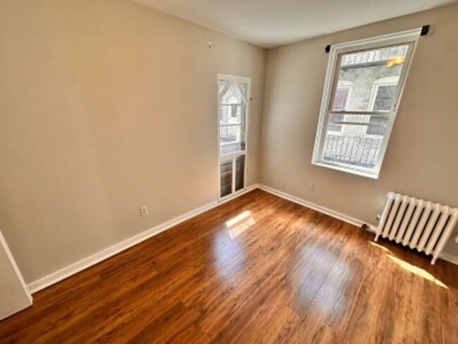 Building Photo - NORTH E. 2 BR Apartment - 6/1/26
