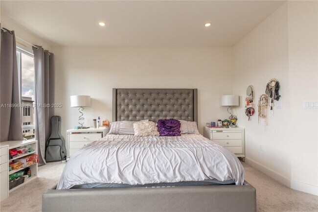 Building Photo - 10245 NW 63rd Terrace