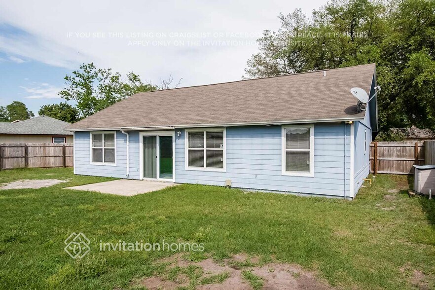 Building Photo - 7736 Rockridge Dr W
