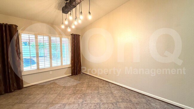 Building Photo - 3413 W Kristal Way