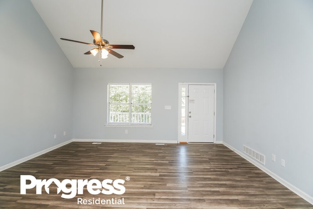 Building Photo - 2756 Sanibel Ln SE