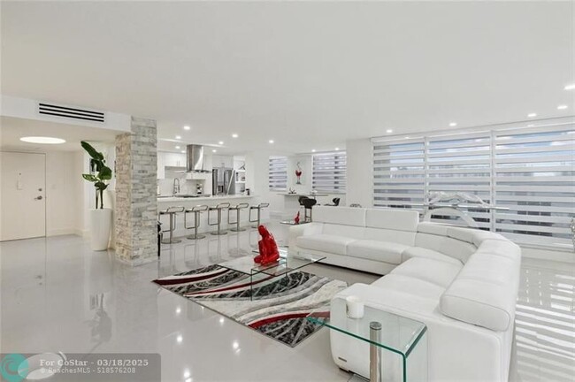 Building Photo - 2751 S Ocean Dr