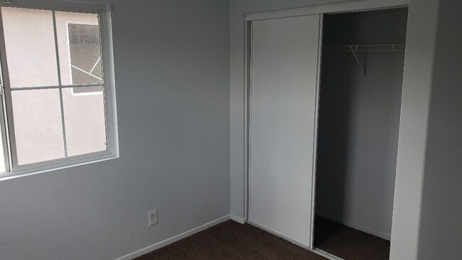 Building Photo - 1343 Estel Dr