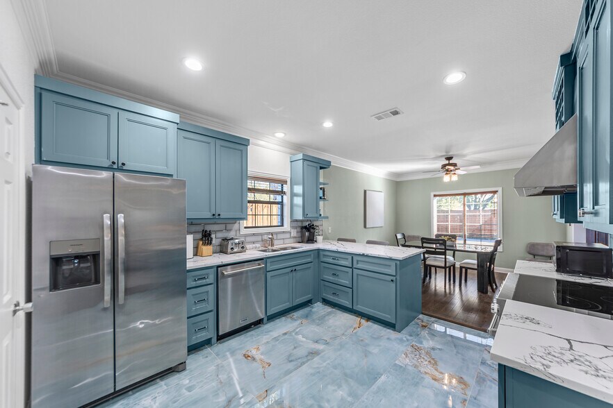 Building Photo - 3316 Inwood Rd