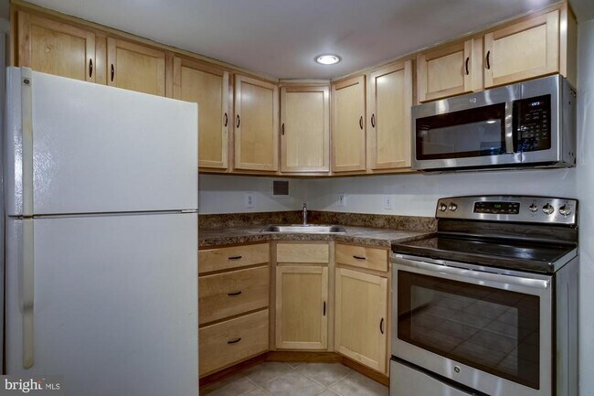Building Photo - 2151 Florida Ave NW