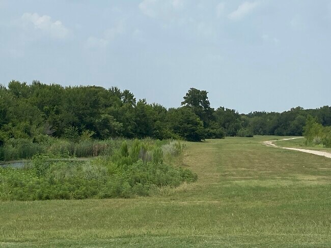 Building Photo - 3729 Bandera Ranch Rd