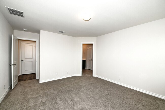Building Photo - 13035 Minuet Sway