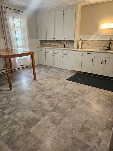 Kitchen - 105 Laverack Ave