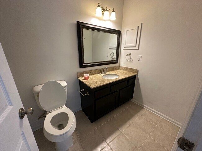 Building Photo - Beautiful 3 Bed 2 Bath in Hunters Ridge!
