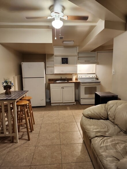 Kitchen - 7757 Frederick Ct