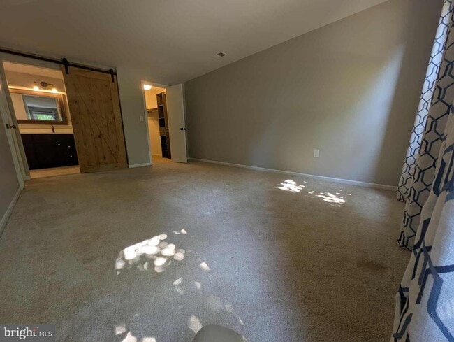 Building Photo - 11 Starlight Ct