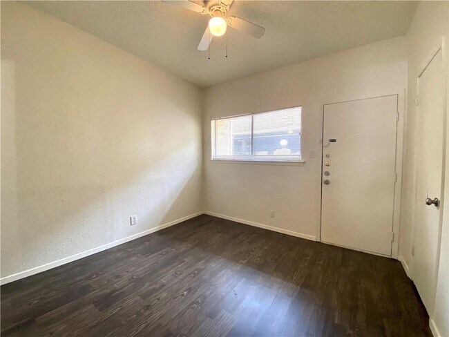 Building Photo - 3000 Guadalupe St