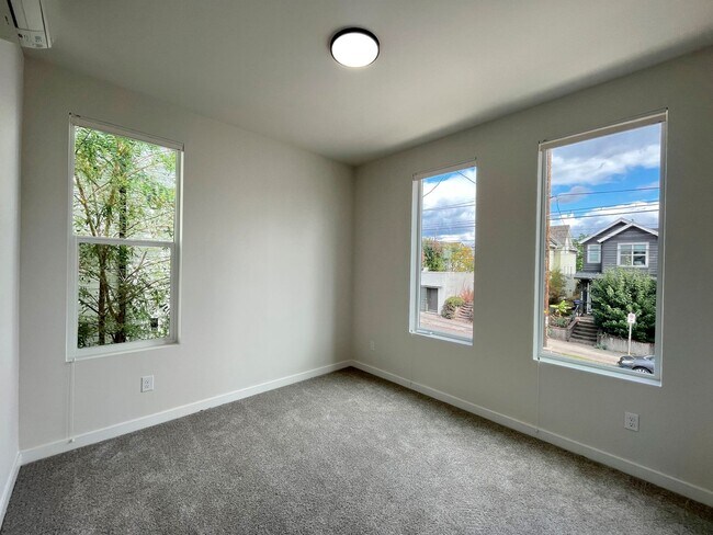 Building Photo - Newly Built Townhome-Style Unit with Laundry, A/C, Private Patio!