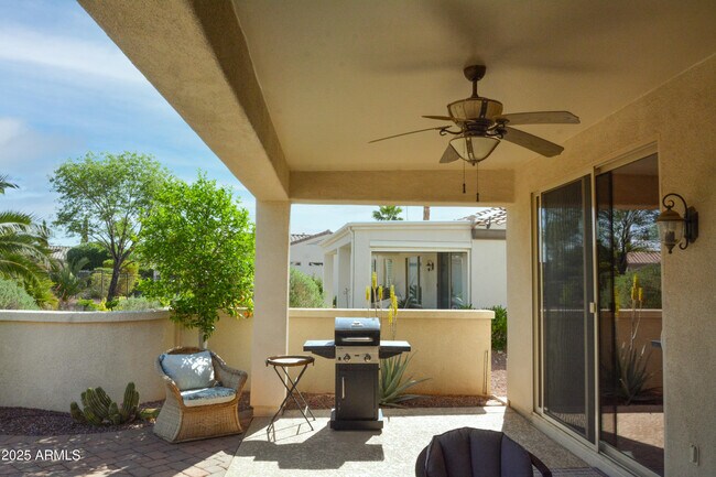 Building Photo - 13436 W La Vina Dr