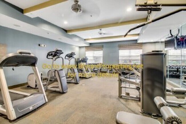 Building Photo - Bristol-West End