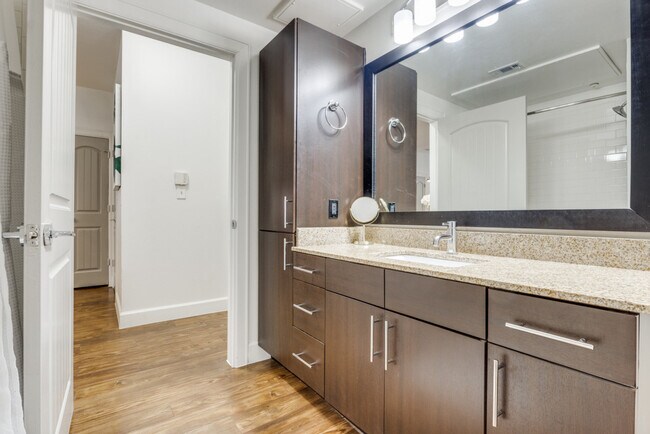 Building Photo - 1221 Legacy Dr