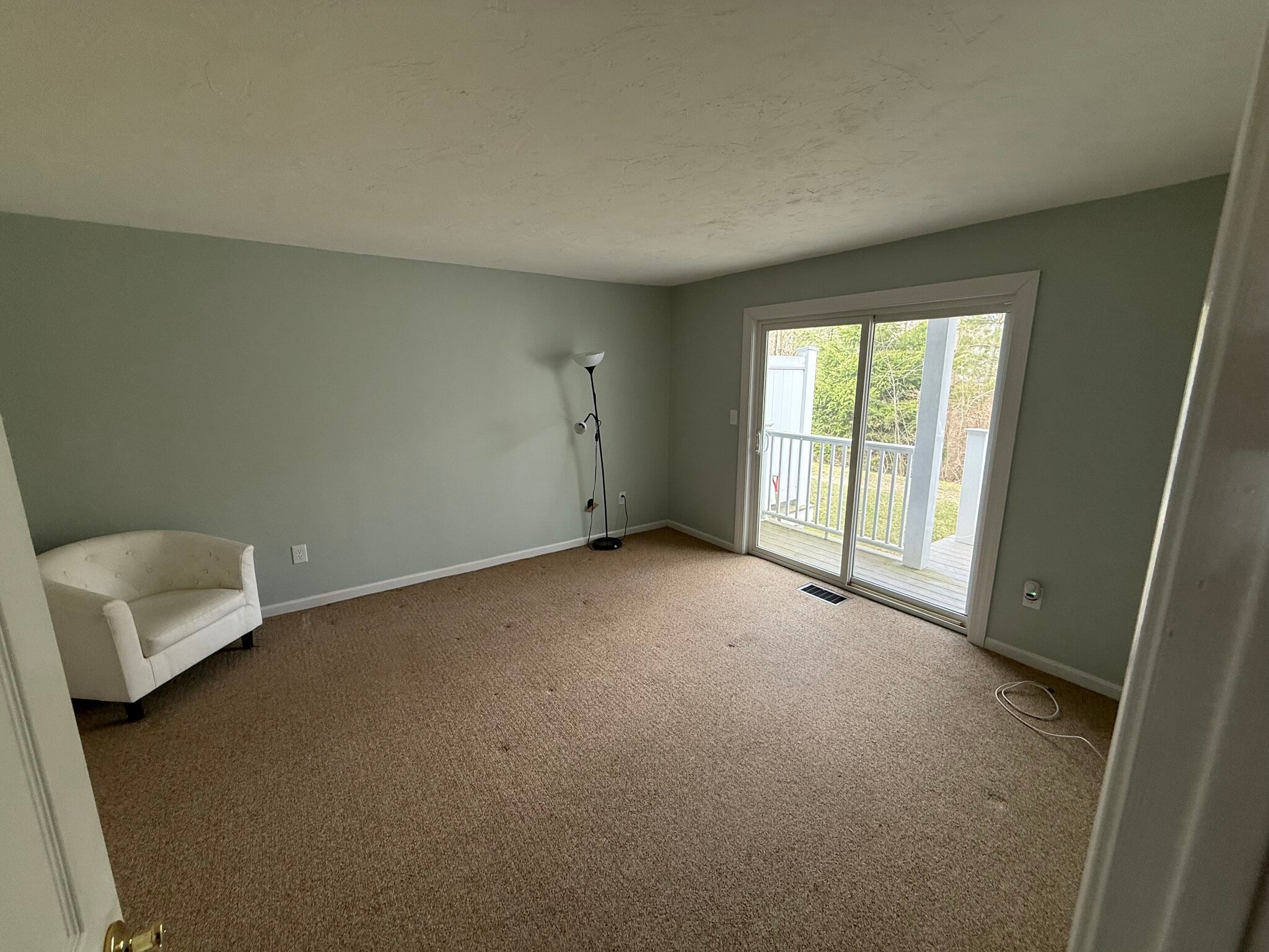 Building Photo - 48 Hobart Ln