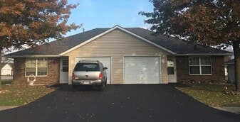 Building Photo - 219 Aaron Ln