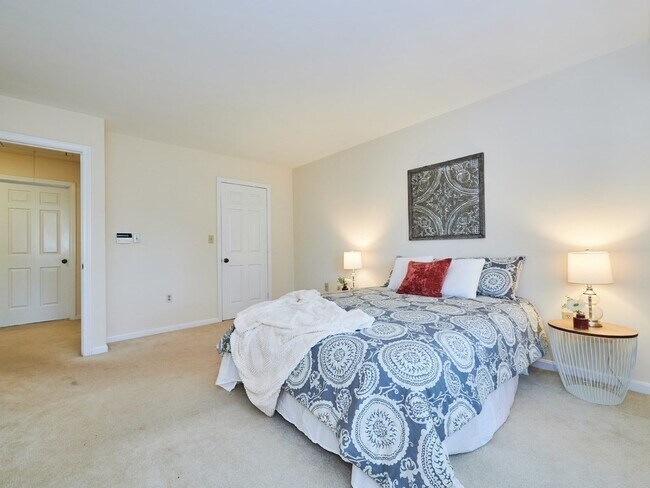 Building Photo - 35 Drummer Boy Way