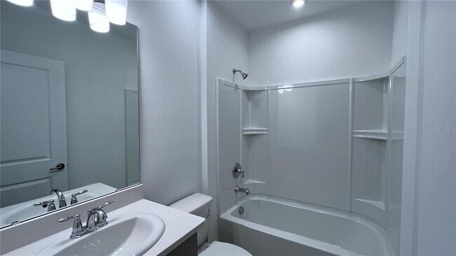 Building Photo - 5557 Tranquila Ln