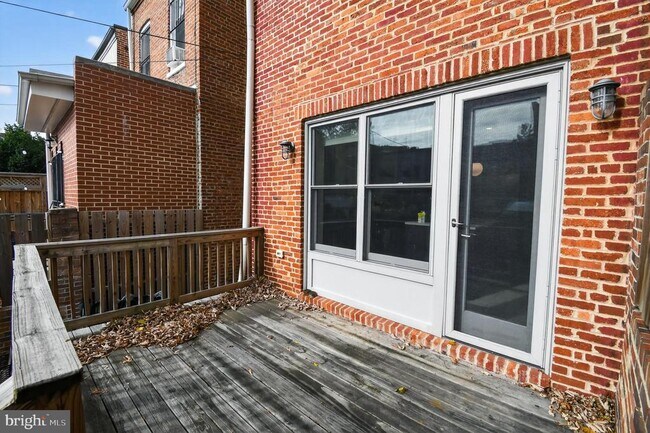 Building Photo - 216 N St NW