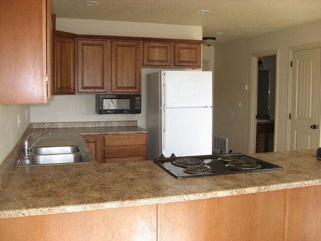 Building Photo - Corner Lot Duplex in Family Friendly Neigh...