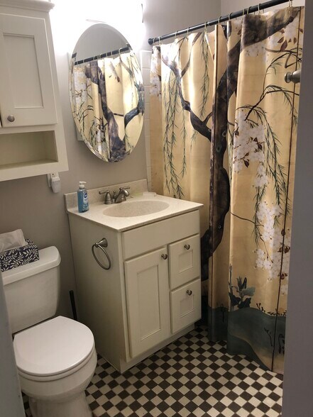 Bathroom - 3150 Excelsior Blvd