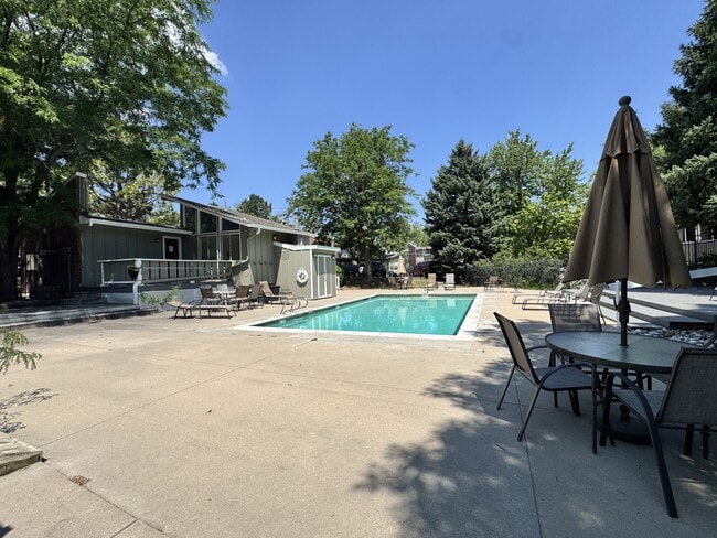 Building Photo - 857 S Van Gordon Ct