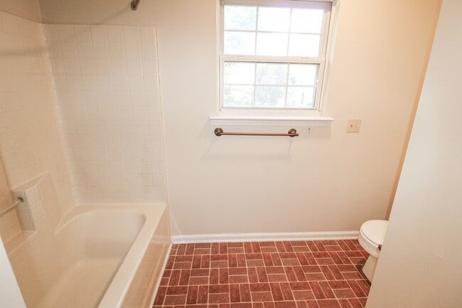 Building Photo - 507 S Kevin Ct