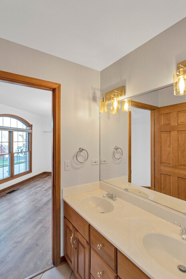 Building Photo - 4N550 School Rd