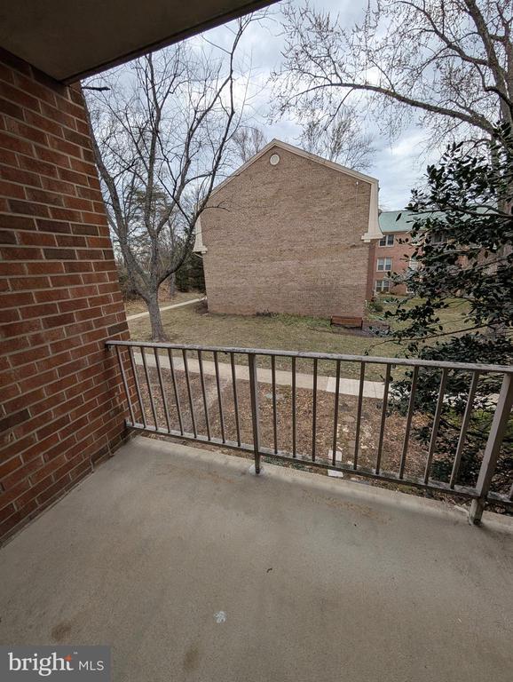 Building Photo - 5964 Westchester Park Dr