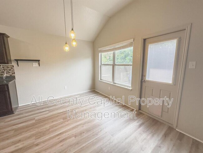 Building Photo - 2707 Burlington