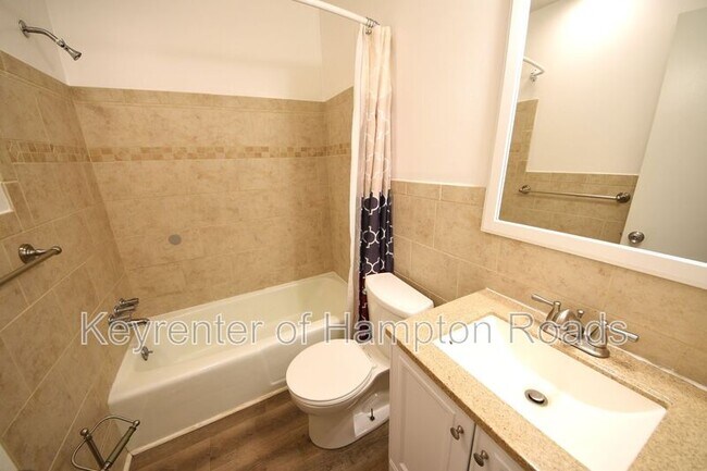 Building Photo - 823 Brentwood Dr