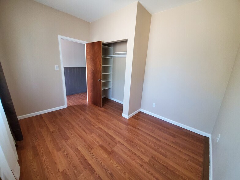 Building Photo - 1004 S Taft Hill Rd