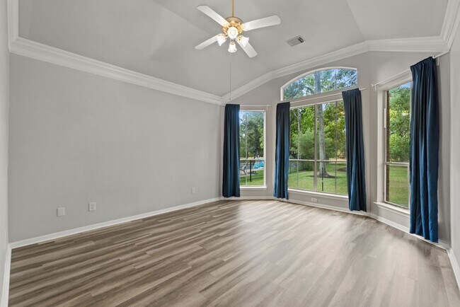 Building Photo - Gorgeous 4 bed/3.5 bath two story home!
