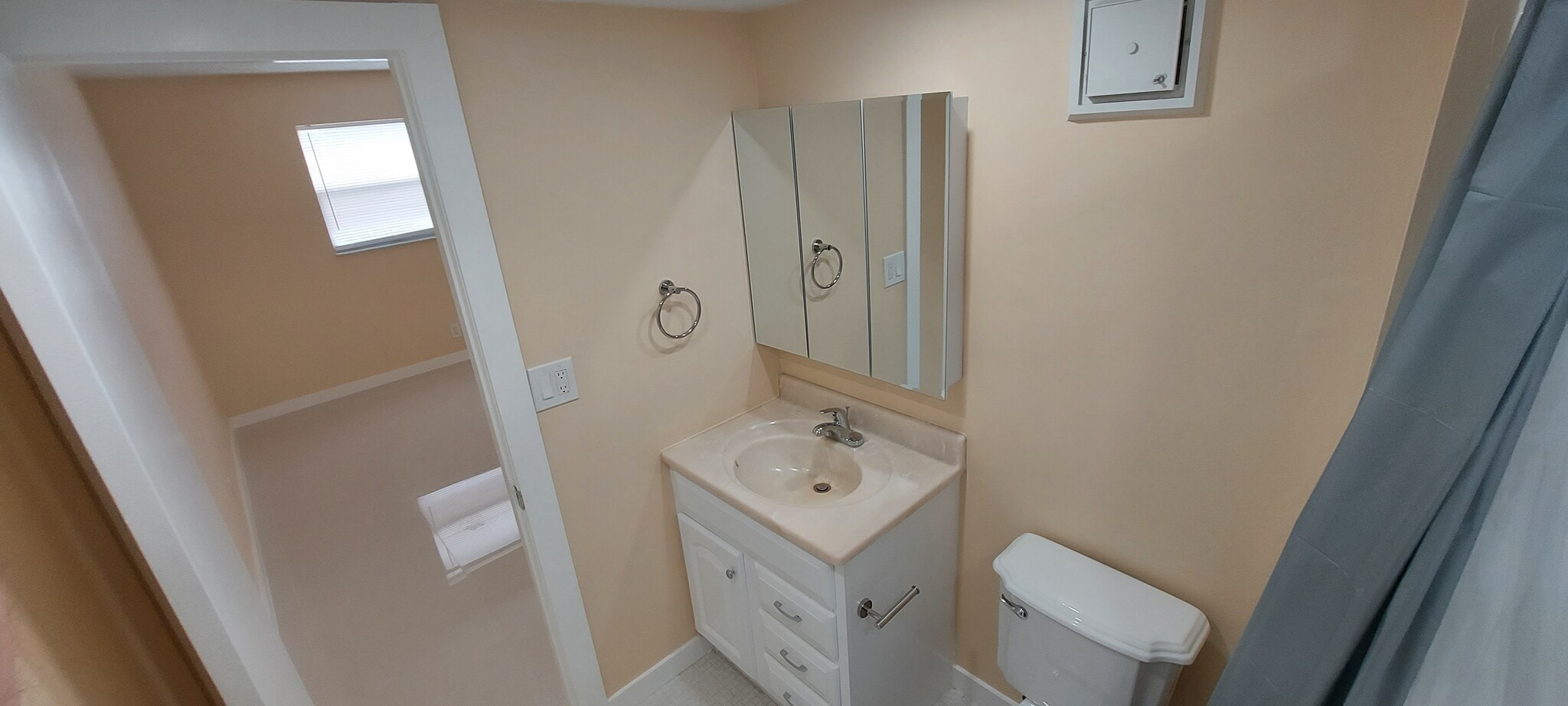 Building Photo - 7910 Colony Cir N