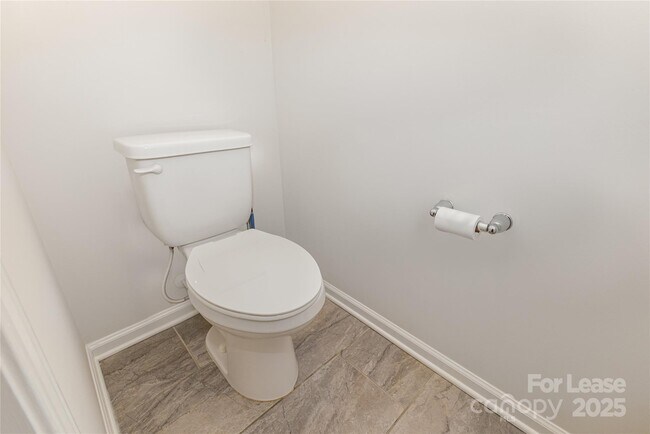 Building Photo - 17112 Carolina Hickory Dr