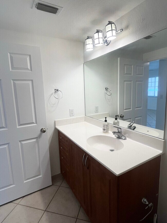 Building Photo - 6482 Emerald Dunes Dr