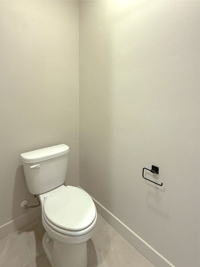 Building Photo - New 3 bed, 2.5 bath with 2 car garage home